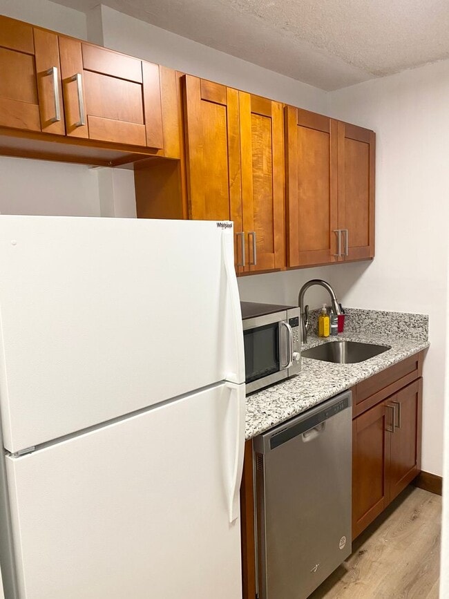 Building Photo - Pearlridge Gardens & Tower:1 Bdrm 1 Bath Condo Apt w/ 1 Open Pkg