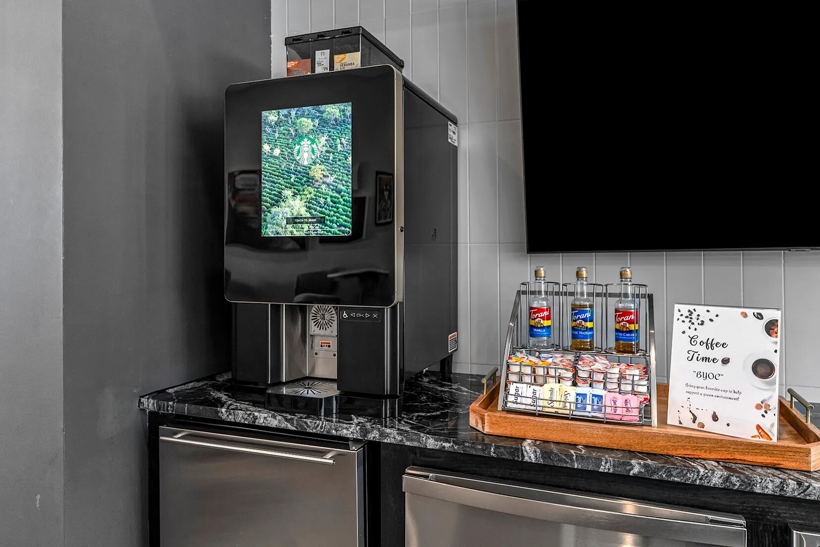 Building Photo - 1345 E 15th St