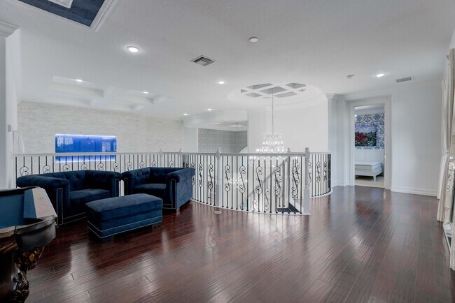 Building Photo - 131 Carmela Ct
