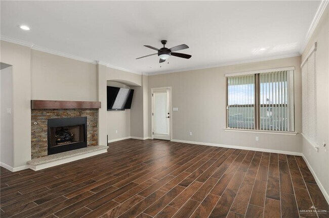 Building Photo - 25 Amistad Cir