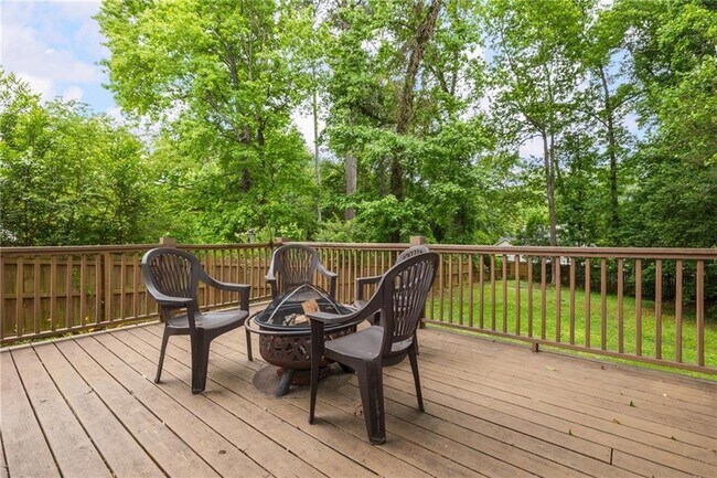 Building Photo - 365 S Howard St SE