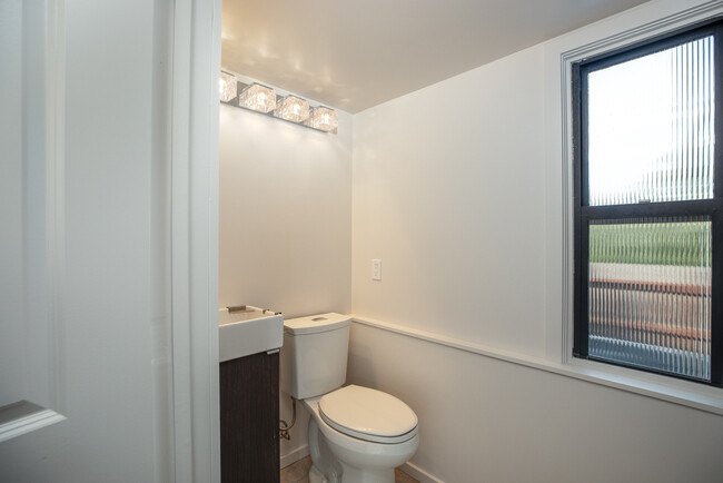 New 3/4 bath - 699 Griffith Way