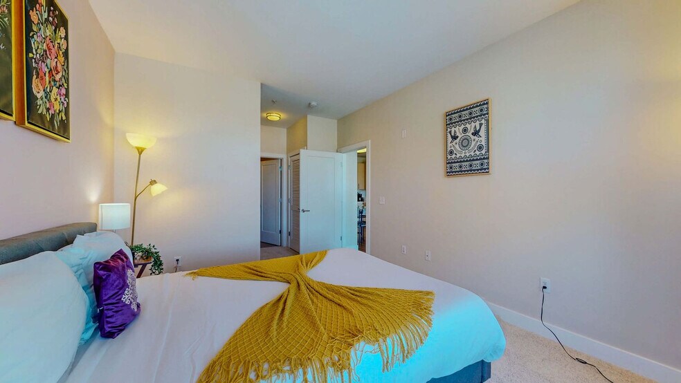 Building Photo - 545 Bedford St