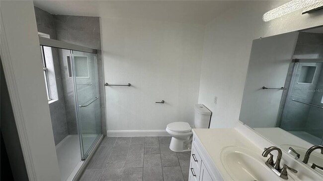 Building Photo - 2437 Hassonite St