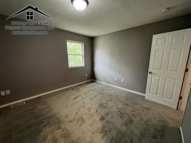 Building Photo - 1012 Boulder Court