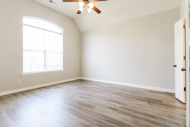 Building Photo - 10181 Sorrento Pl