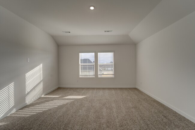 Building Photo - 139 S Maroon Ave