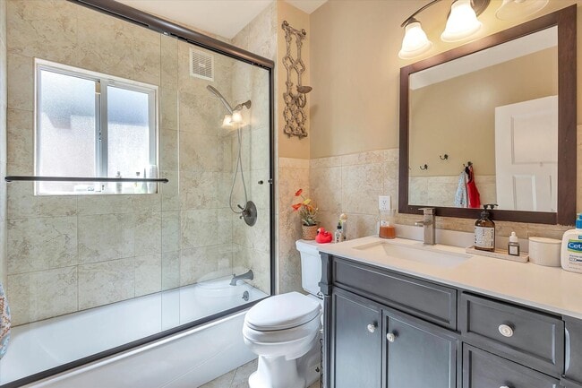 Building Photo - Gorgeous Vibrant Home In Santa Clara