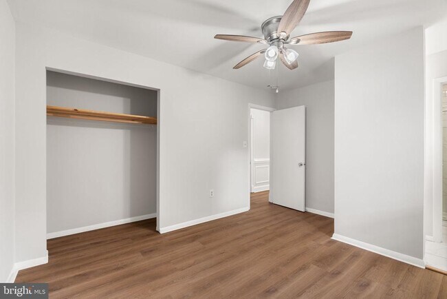 Building Photo - 4421 Kenwood Dr