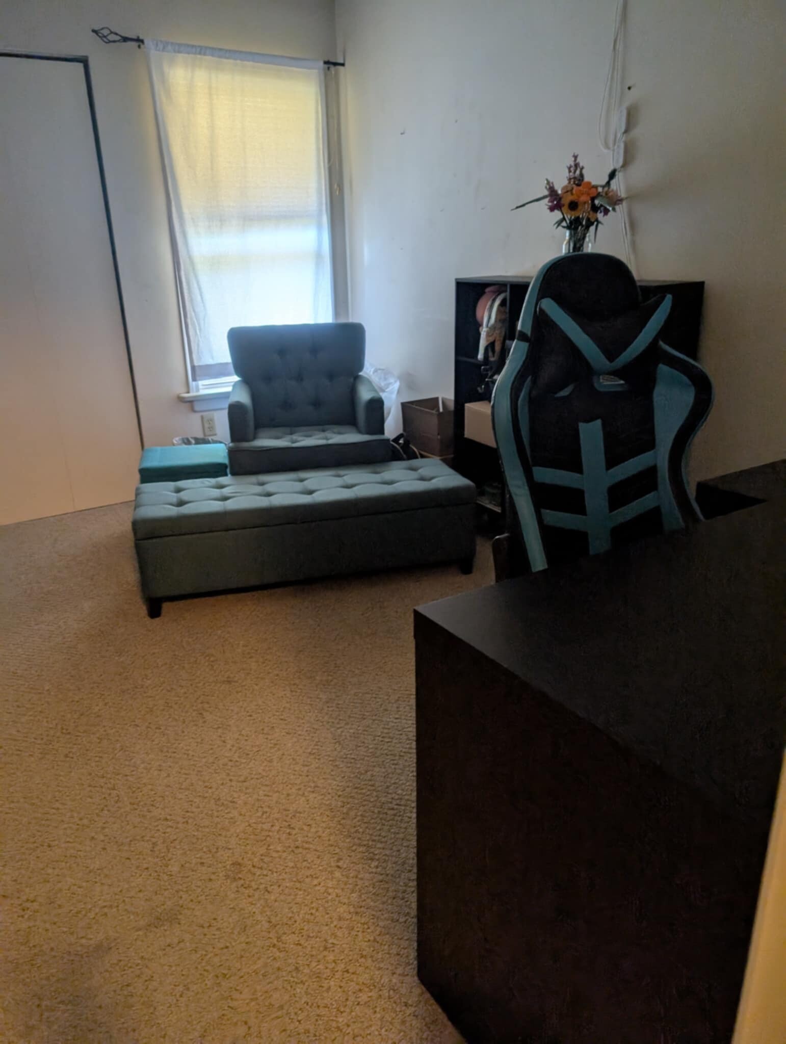 bedroom - 731 W 9th Ave