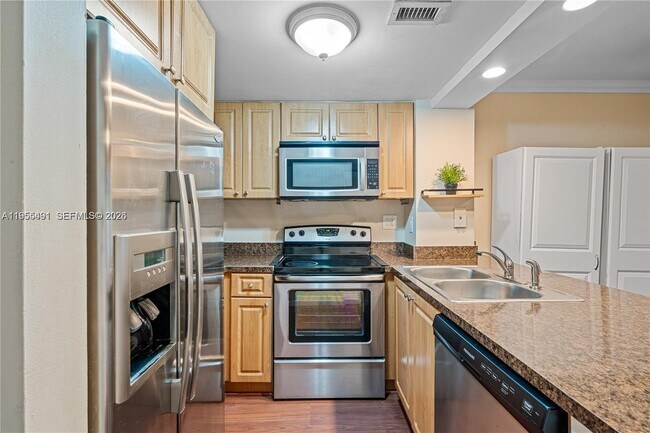 Building Photo - 1927 SW 107th Ave