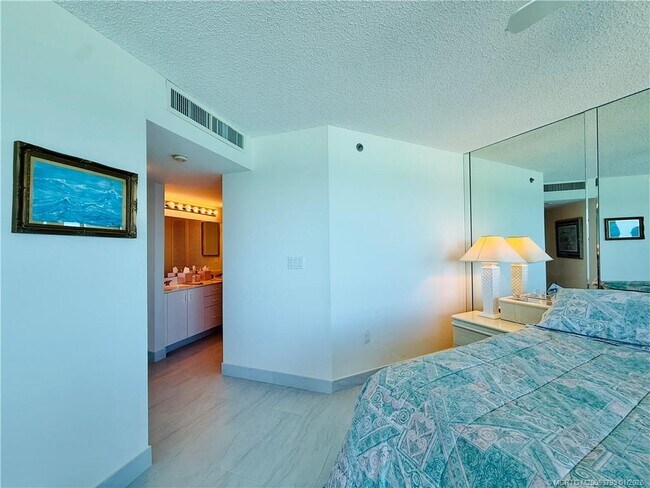 Building Photo - 8800 S Ocean Dr