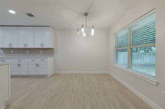 Building Photo - 2717 Meadow Green