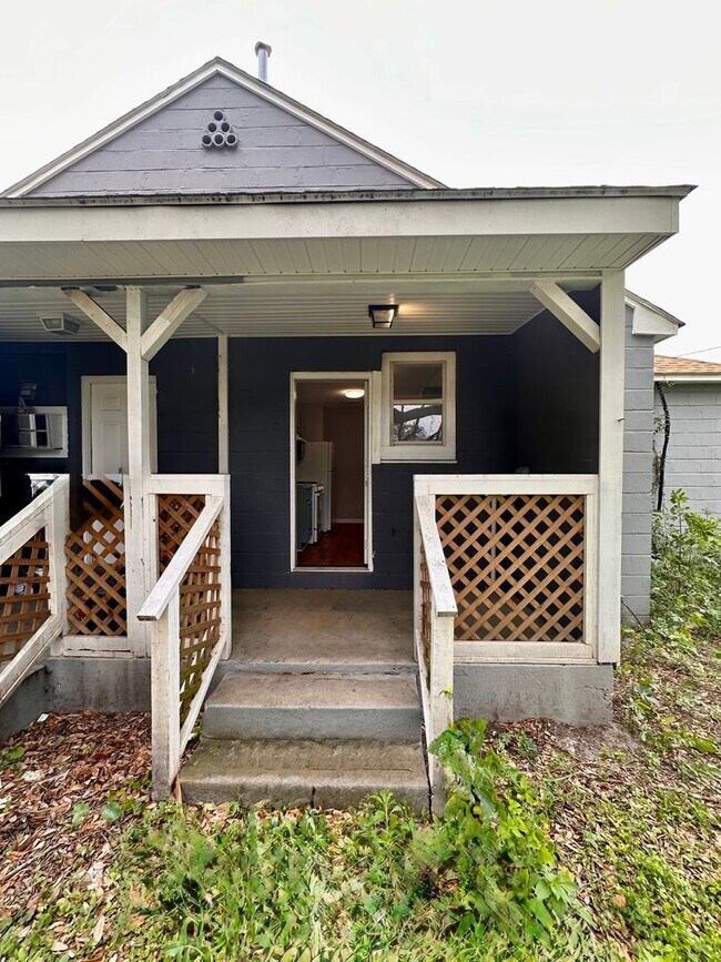 Building Photo - 3742/3748 Ogg Ave Brunswick