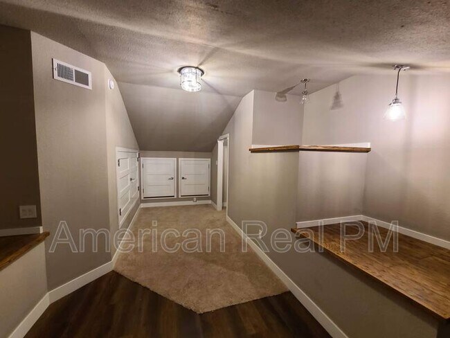 Building Photo - 3818 Mediterranean St