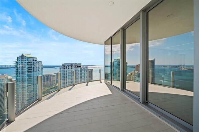Building Photo - 300 Biscayne Blvd Way