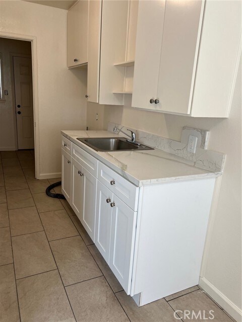 Building Photo - 635 W 17th St