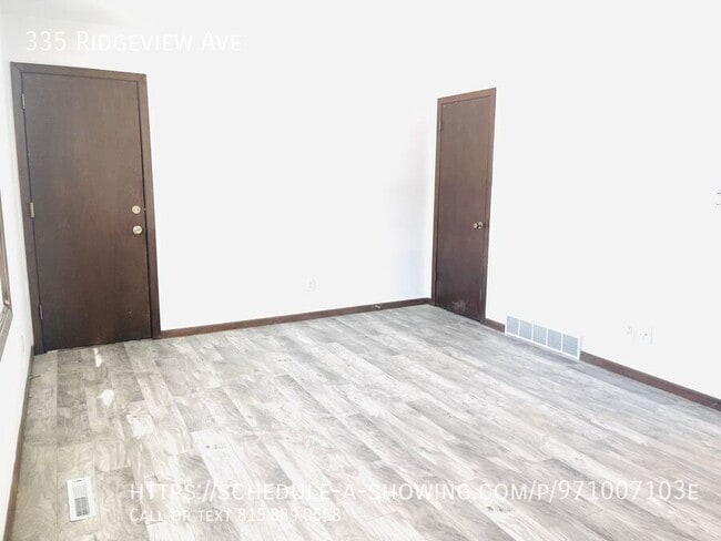 Building Photo - 335 Ridgeview Ave