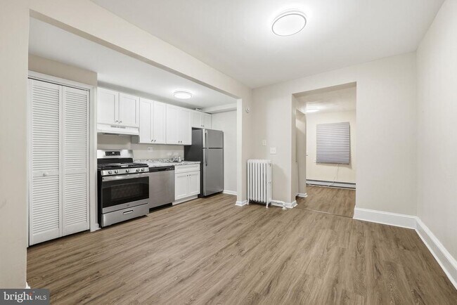 Building Photo - 711 Harvard St NW