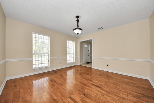 Building Photo - 11411 Briar Forest Dr