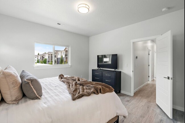 Building Photo - 8965 W Irving St