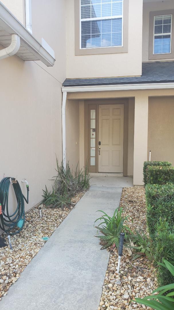 Building Photo - 3885 Buckthorne Dr