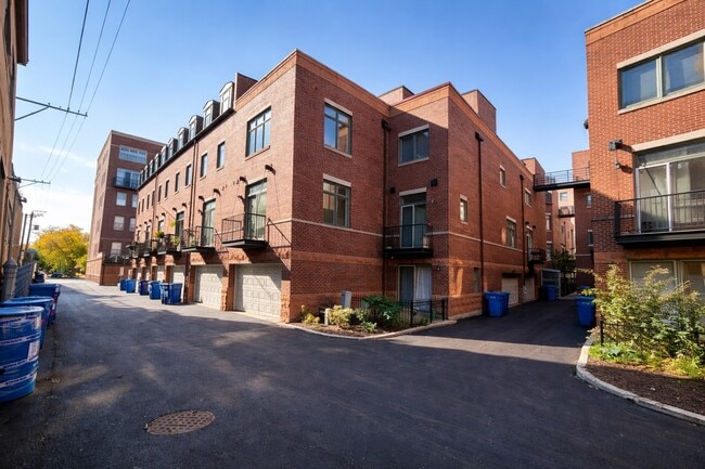 Building Photo - 1351 W Altgeld St