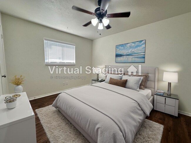 Building Photo - Move-In Ready in Plano