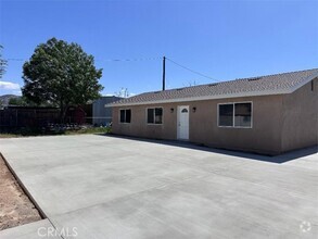 Building Photo - 1020 Carriage Dr