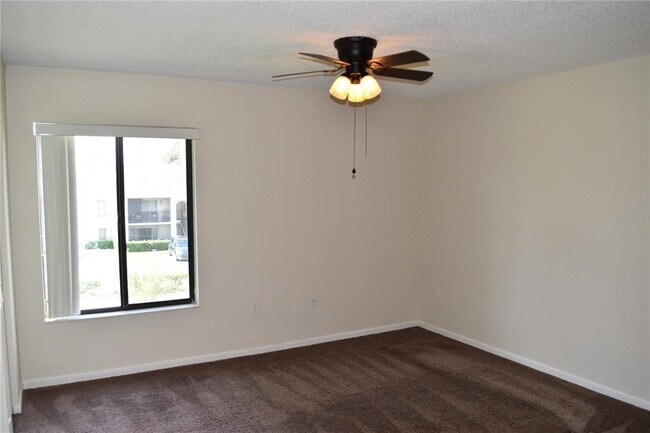 Building Photo - 2522 Pine Ridge Way S