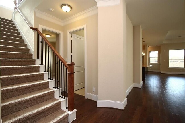 Building Photo - 27018 Cheyenne Crest Ln