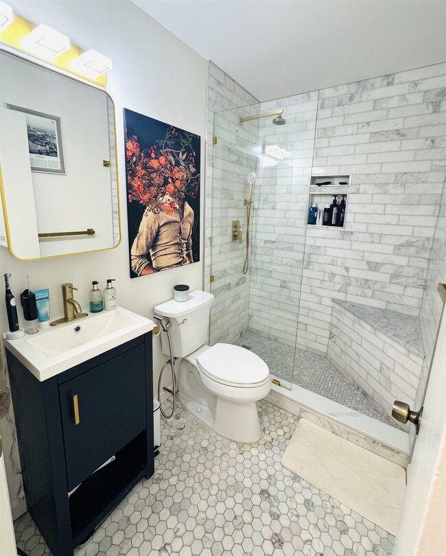 Building Photo - 603 55th St