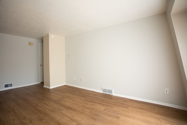 Building Photo - 604 Marine St