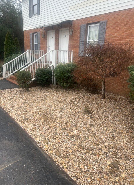 Building Photo - 4026 Calvary Rd