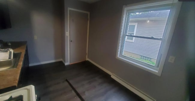 Building Photo - Charming 2-Bed Flint Home with In-Unit Laundry & Pet-Friendly Perks for $1300/mo!