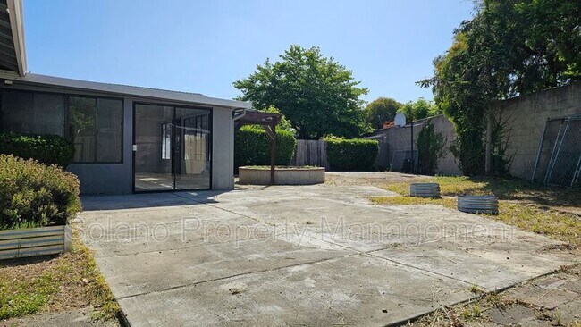 Building Photo - 771 Quartz Ln