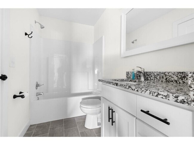 Building Photo - 1795 Cleveland Ct S