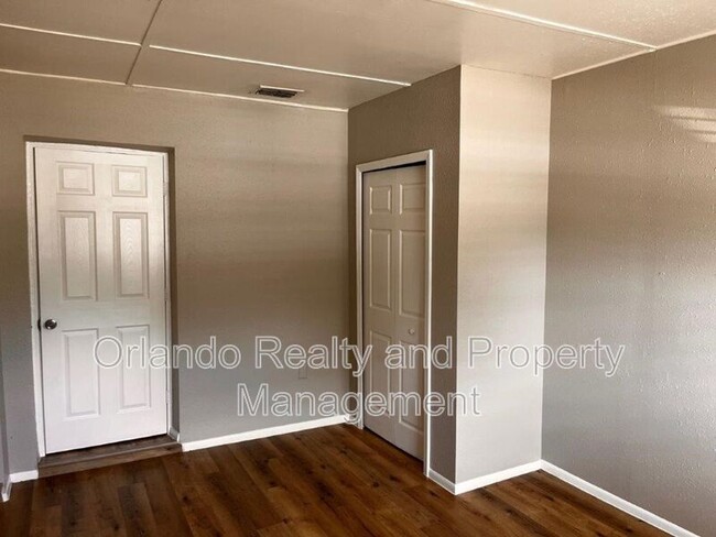 Building Photo - 1728 Flores Ct