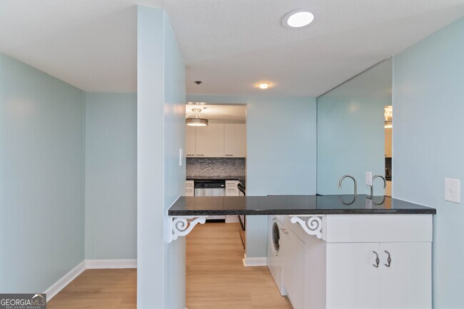 Building Photo - 2870 Pharr Ct S Northwest