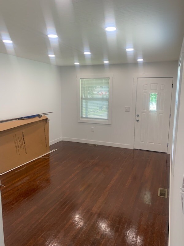 Building Photo - 1485 Walsh Ave