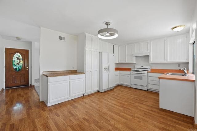 Building Photo - 1712 Greentree Rd