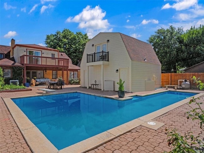 Building Photo - 212 Edgemere Ct