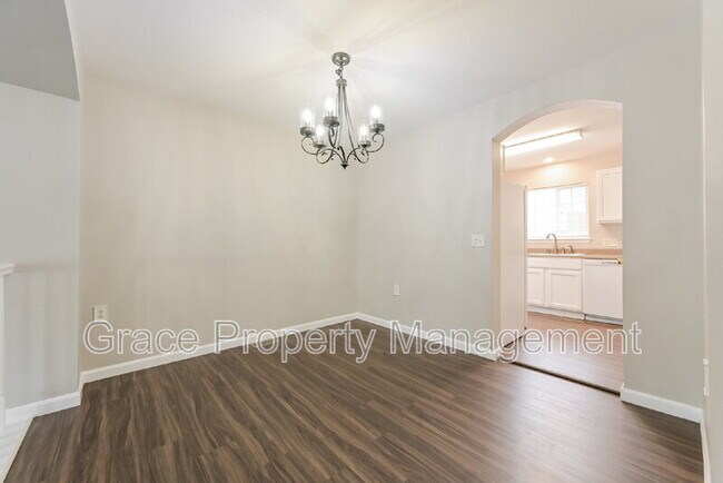 Building Photo - 1495 Red Cliff Way