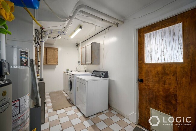 Building Photo - 4220 S Fortuna Way