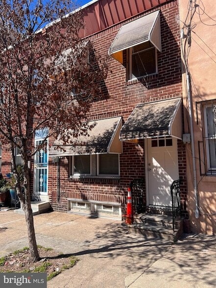 Building Photo - 1918 N Mascher St
