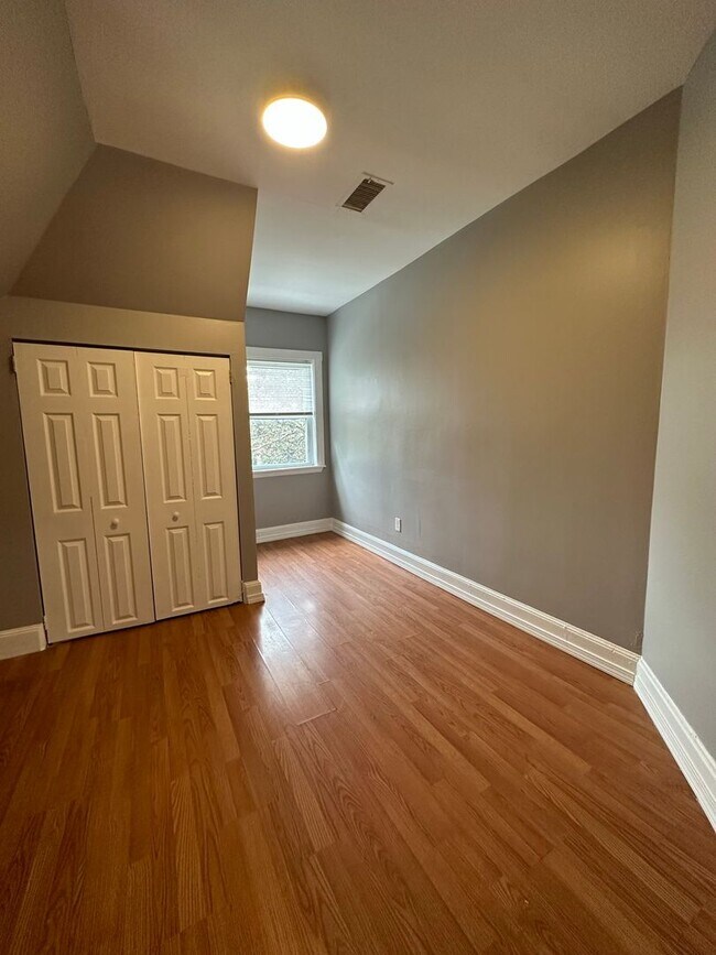 Building Photo - 90elm