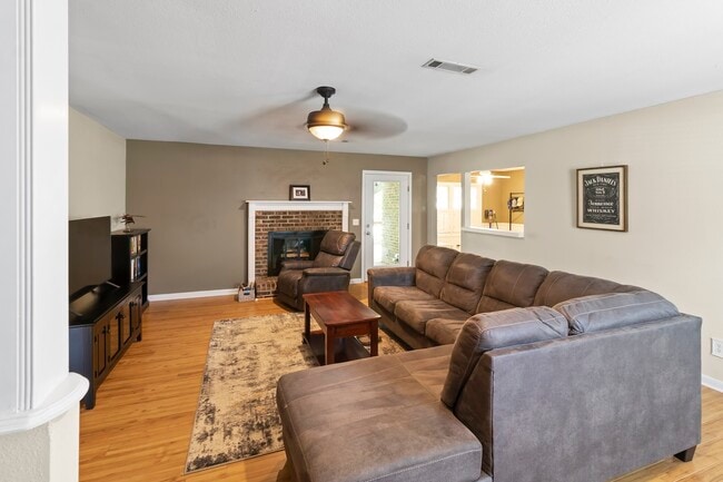 Building Photo - 115 Nancy Dr