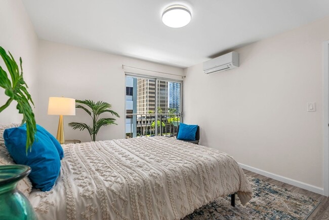 Building Photo - Coty Tower 703