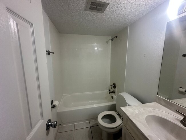 Building Photo - 3865 Campenero Ct