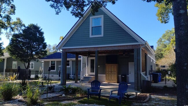 Building Photo - 710 Yucca Ave